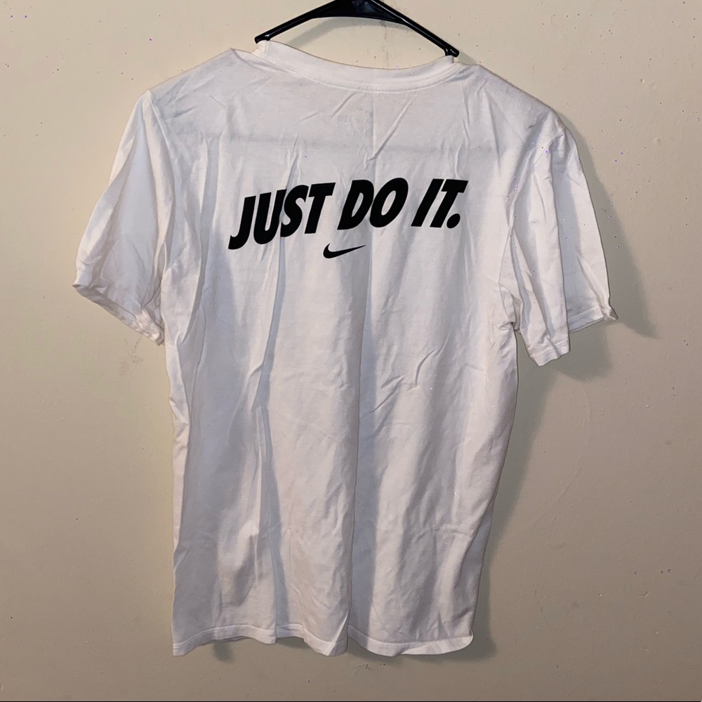 Nike tee - Picture 2 of 3